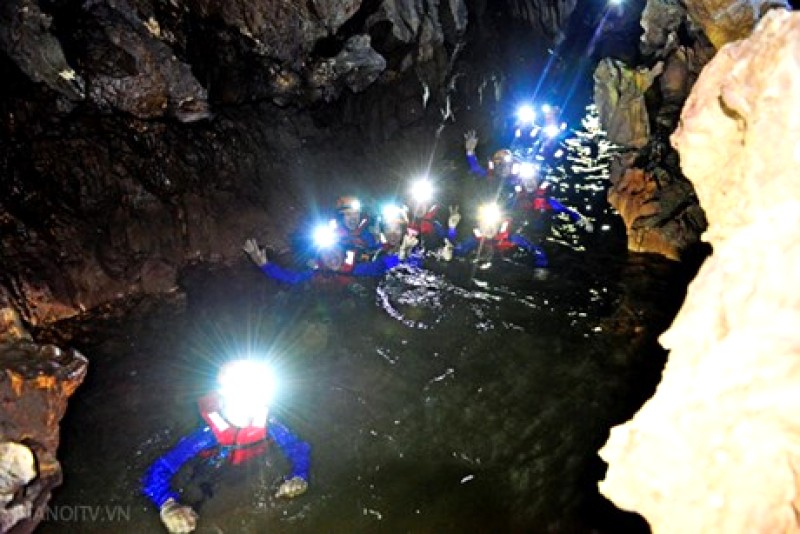 Phong Nha: 4500m xuyên sơn hồ