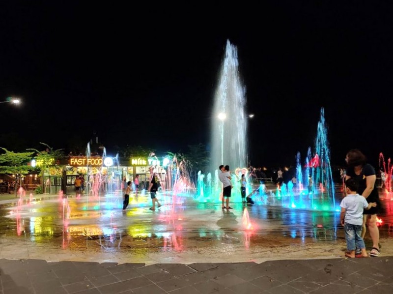 Đường đến chợ đêm Đồng Hới