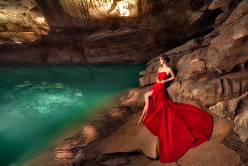 Checkin trong hang động