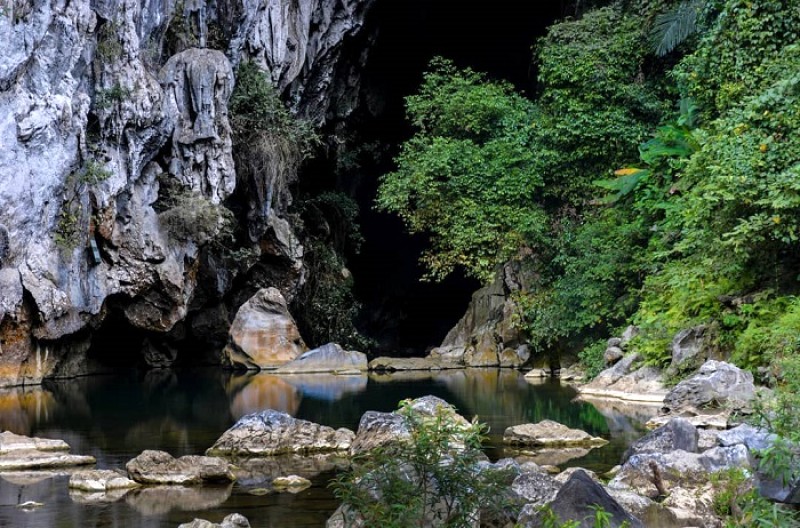 Cửa Hang Rục Mòn