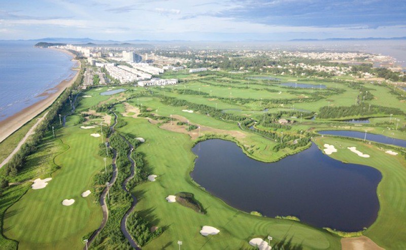 Sân golf ven biển 18 hố