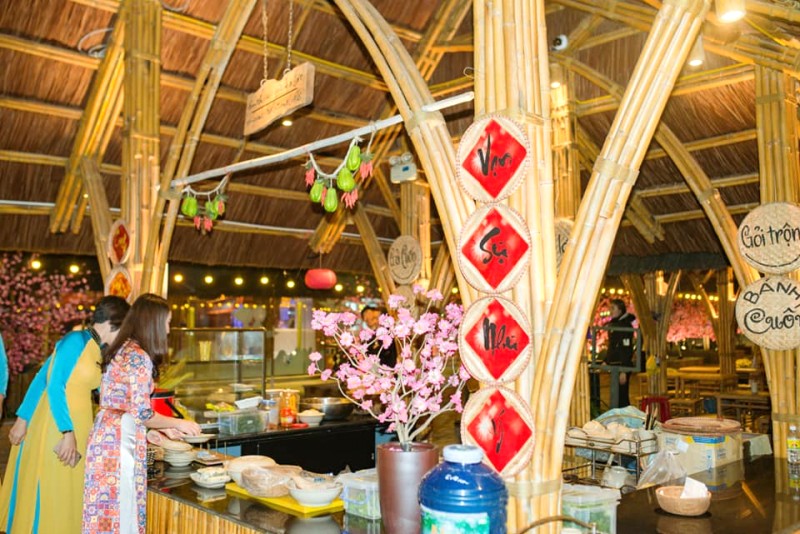 Ăn gì ở chợ đêm Đồng Hới?