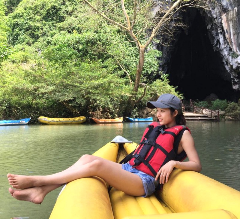 Chèo thuyền Kayak tại Sông Chày