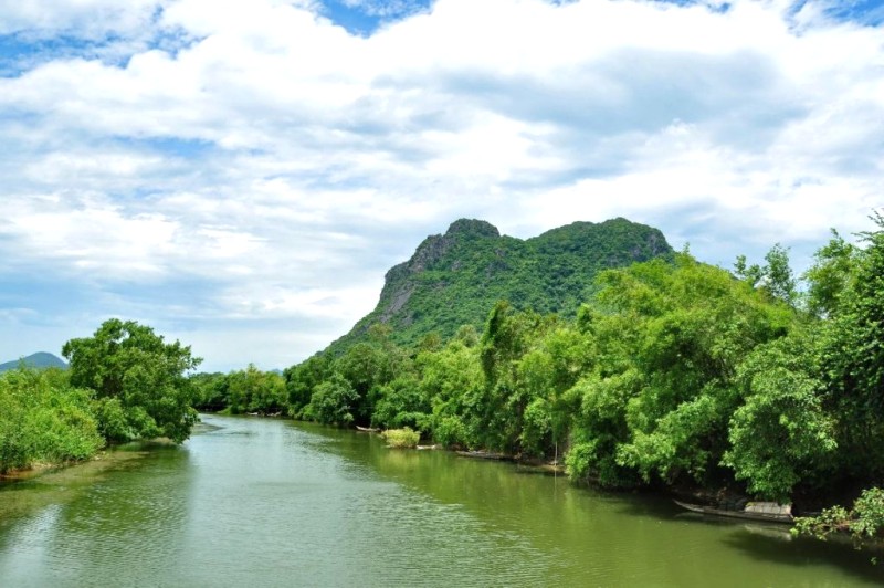 Núi Thần Đinh: Linh thiêng Quảng Bình