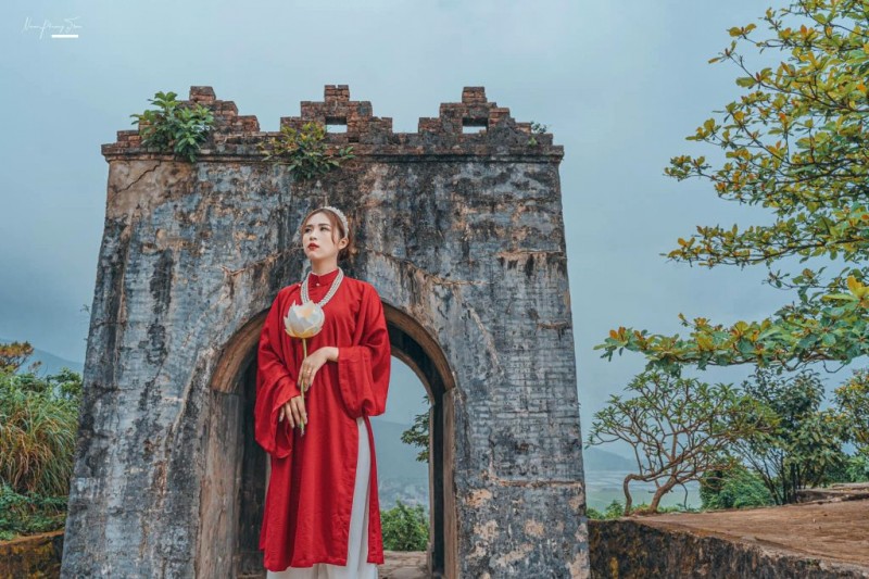 Khám phá lịch sử Hoành Sơn.