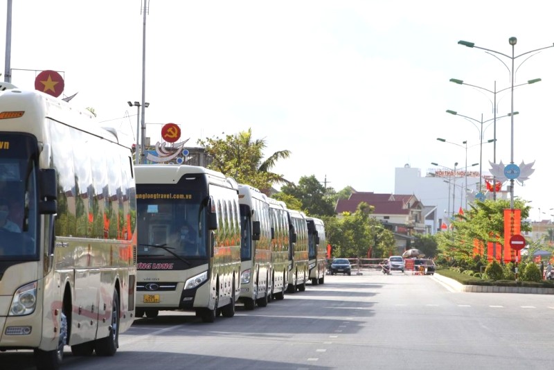 Nhà xe Quảng Bình Hưng Long