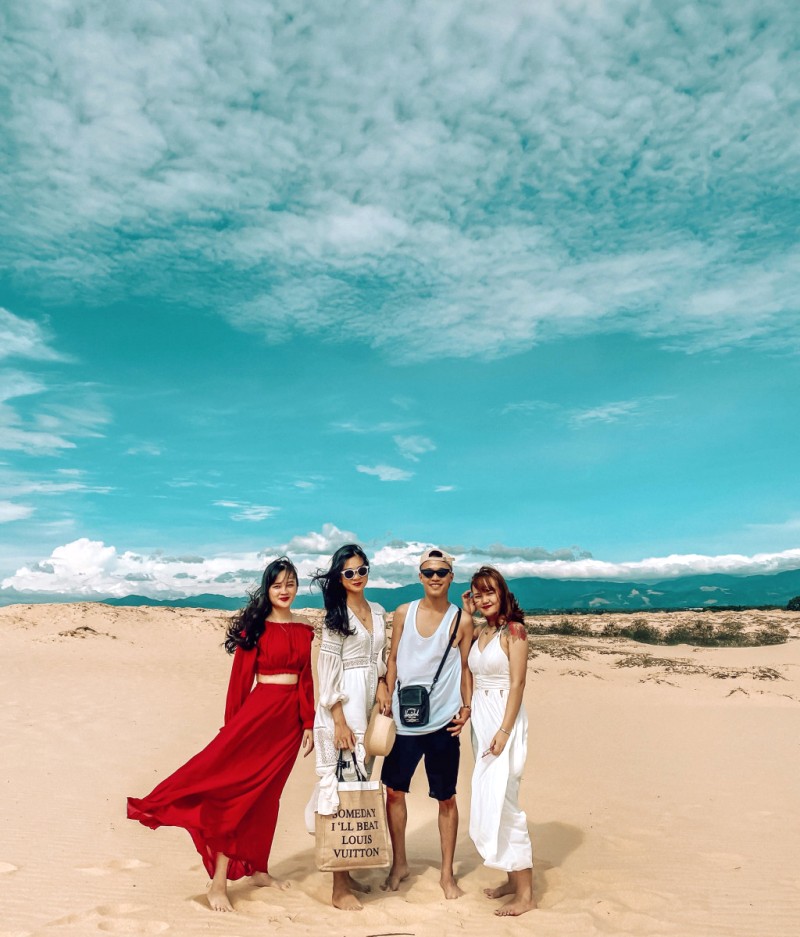 Giá vé tham quan đồi cát Quang Phú