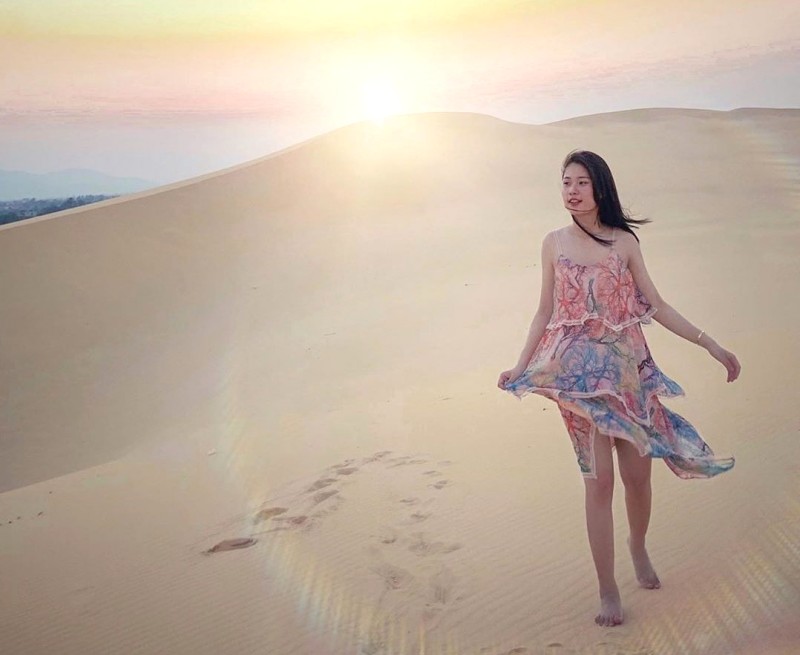 Khách sạn gần đồi cát Quảng Bình?