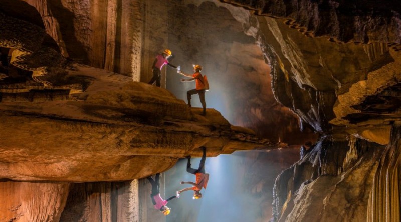 Khám phá Hang Chà Lòi 2 ngày 1 đêm