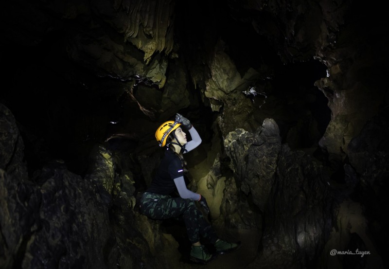 Thám hiểm hang Chà Lòi