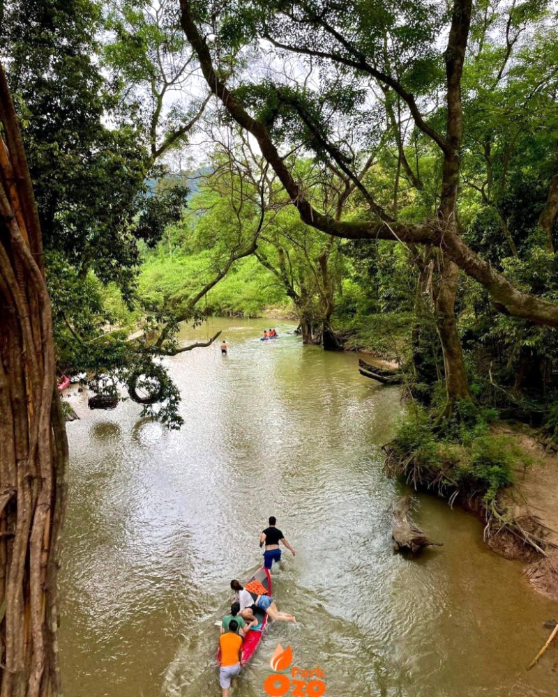Chèo thuyền tại Ozo