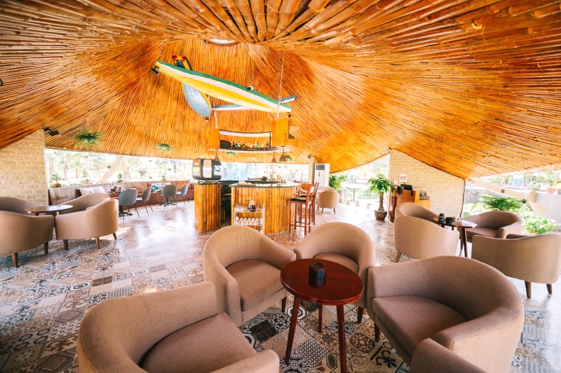 Iris Bar & Coffee - View đẹp Đồng Hới