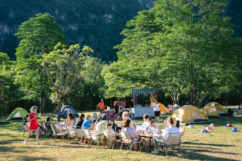 Camping giữa thiên nhiên đẹp