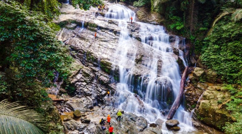 Khám phá thác Dương Cầm Quảng Bình