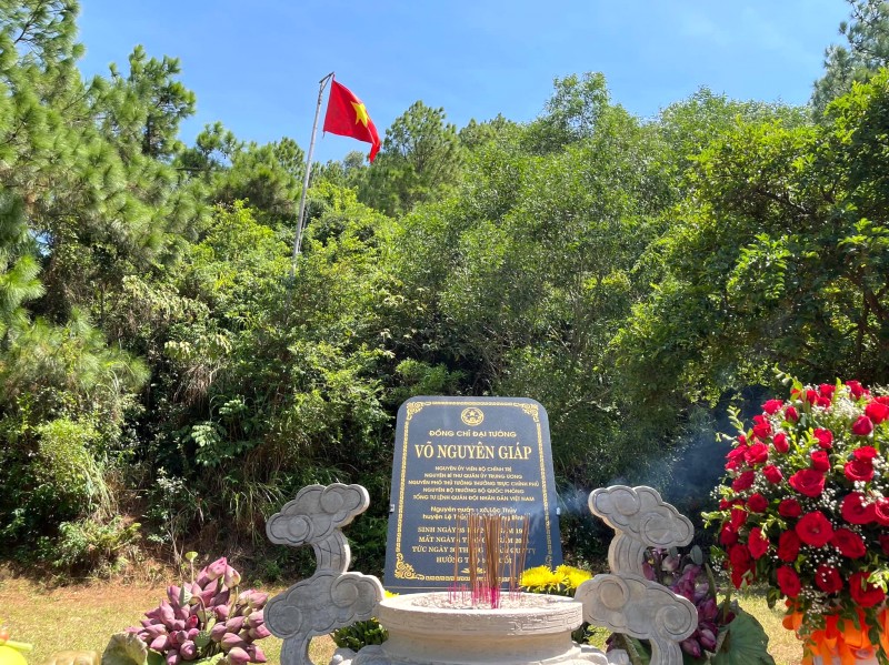 Lăng mộ Đại tướng Võ Nguyên Giáp