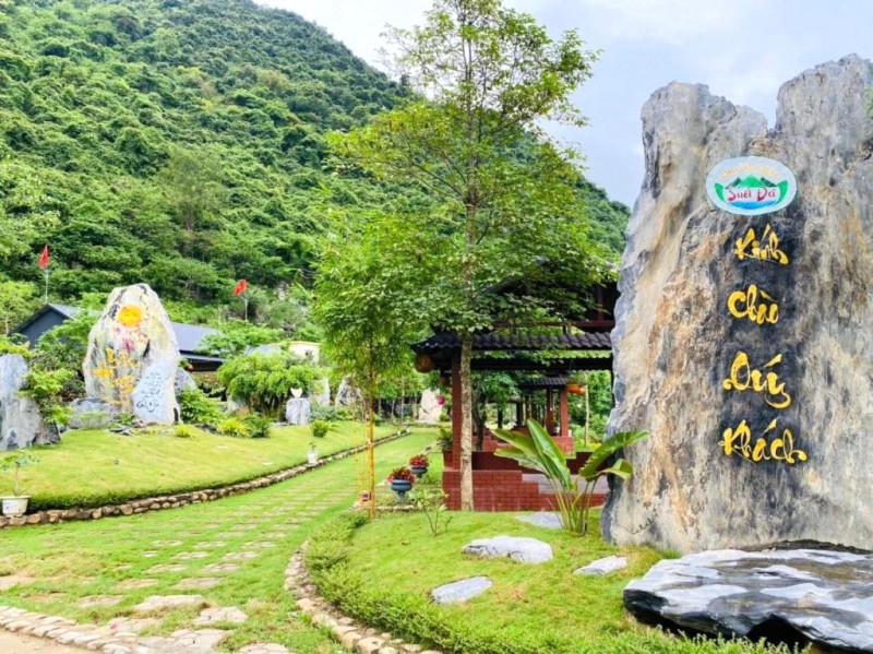 Mùa nào đẹp nhất để đến Suối Đá?