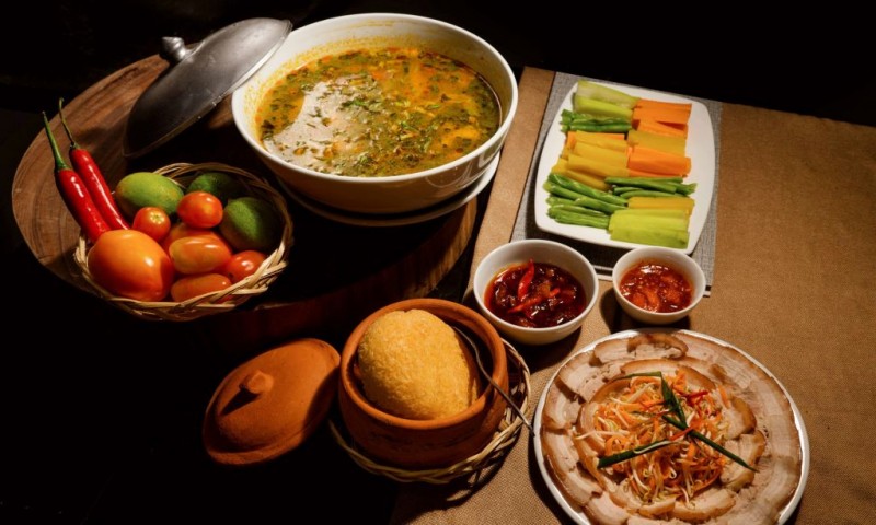 Cơm Niêu Thuận Long