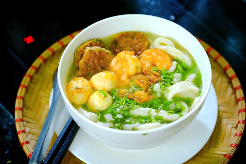 Quán bánh canh hẻm chợ Đồng Phú