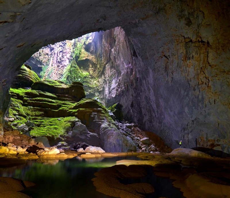 Mùa khô khám phá Hang Én.