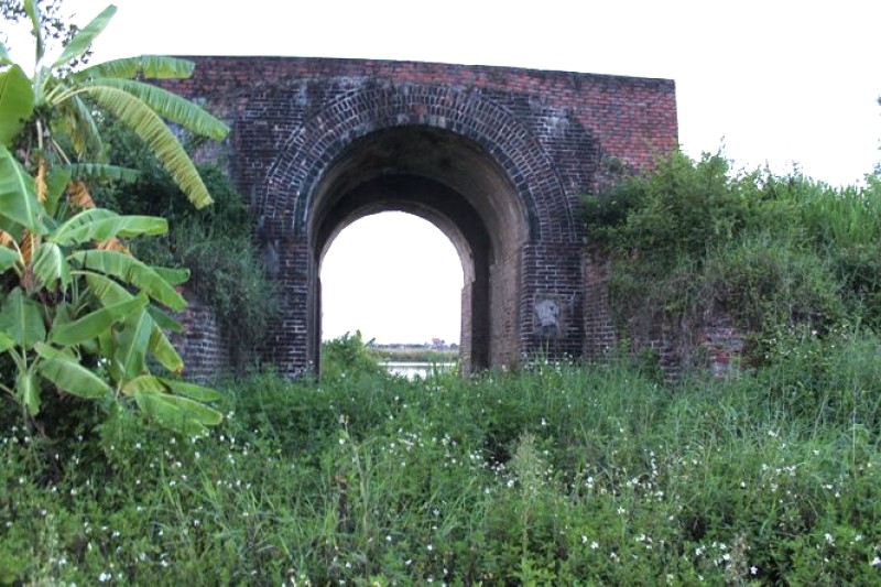 Lũy Thầy (Quảng Bình): Di tích lịch sử thời Trịnh - Nguyễn.