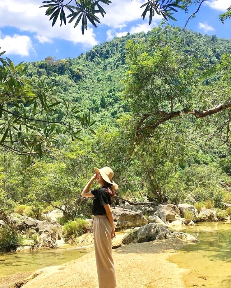 Khám phá Quảng Bình: Điểm du lịch gần Khe Nước Lạnh