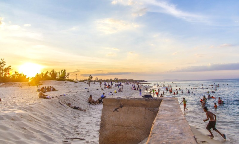 Bãi biển Nhật Lệ