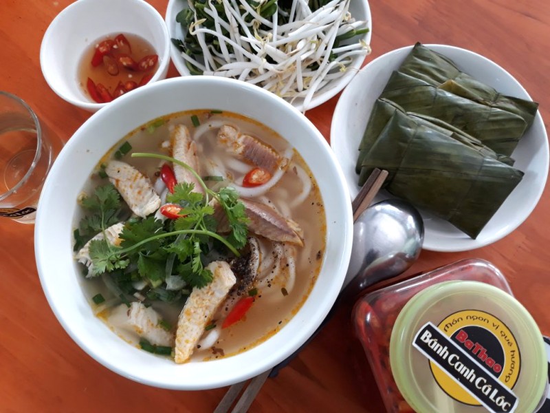 Cháo Bánh canh tại Đá Nhảy